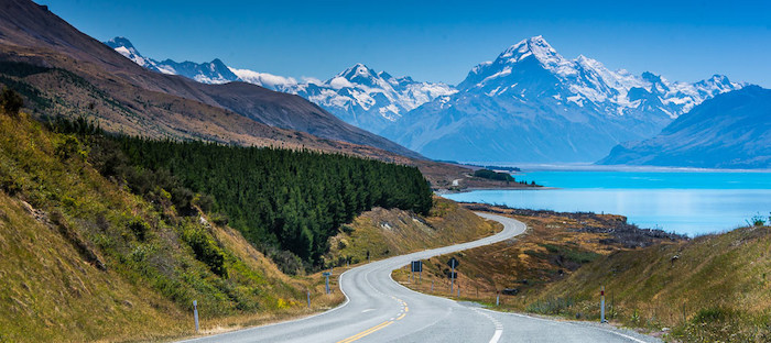 Scenic highway in New Zealand